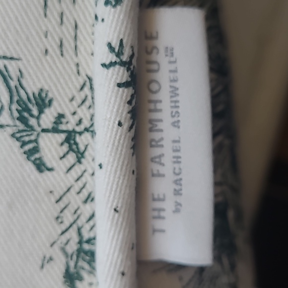 Pet Bedding - Picture 3 of 6